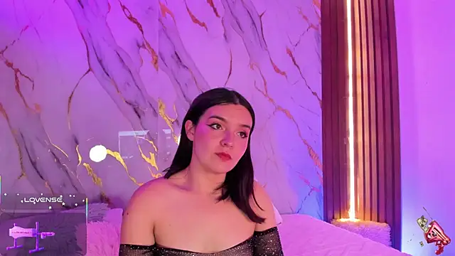 alicecute77 online show from 10/18/25, 11:49