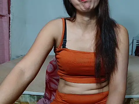 HelenaM online show from 11/13/25, 02:21