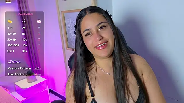 Snapshot of gabyjoness_ chatting on 05/27/26, 04:31 gabyjoness online show from 05/27/26, 04:31