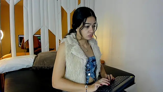 ValeriaPrado online show from 12/14/25, 07:29