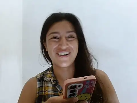 Snapshot of SarahFriendly chatting on 05/22/26, 11:49 SarahFriendly online show from 05/22/26, 11:49