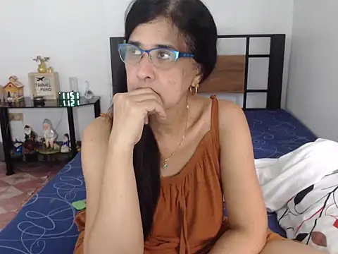 Prettysweetmum online show from 11/26/25, 03:51