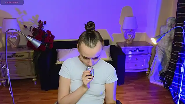 Kelly Cartier online show from 10/10/25, 11:31