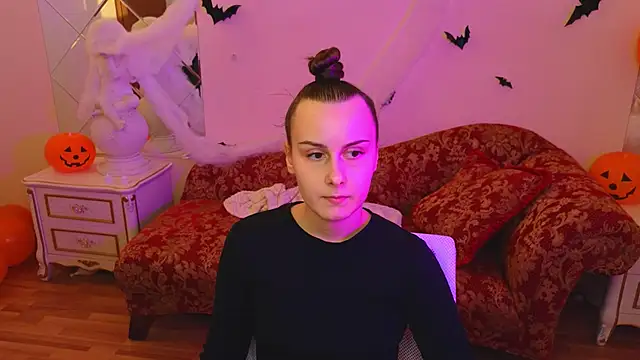 Kelly Cartier online show from 10/20/25, 12:27