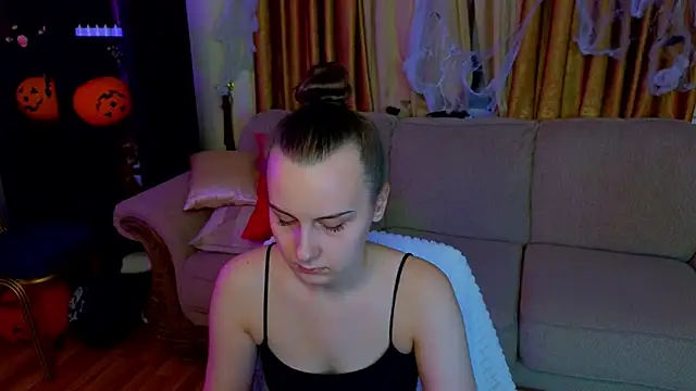 Kelly Cartier online show from 10/29/25, 12:18