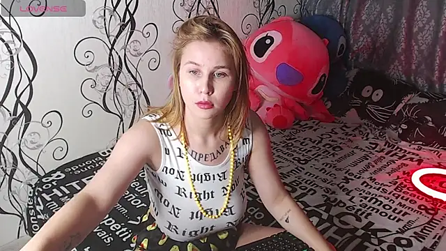 Snapshot of RoyAngela chatting on 09/24/25, 08:45 RoyAngela online show from 09/24/25, 08:45