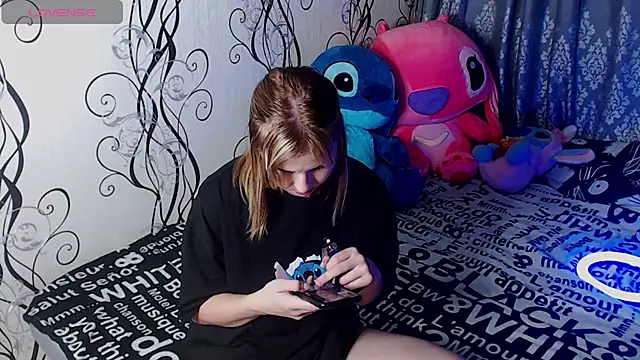 Snapshot of RoyAngela chatting on 09/25/25, 09:29 RoyAngela online show from 09/25/25, 09:29