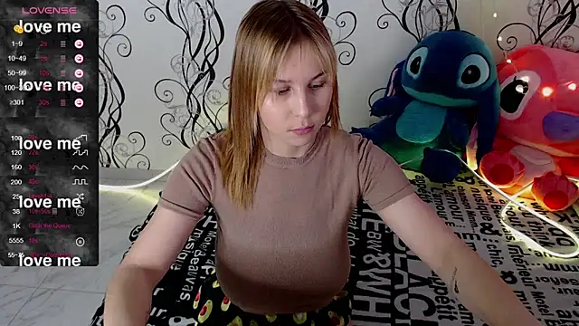 Snapshot of RoyAngela chatting on 11/11/25, 06:24 RoyAngela online show from 11/11/25, 06:24