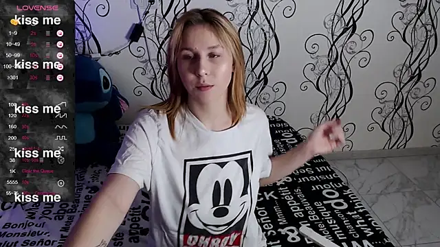 Snapshot of RoyAngela chatting on 11/14/25, 01:54 RoyAngela online show from 11/14/25, 01:54