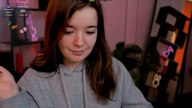 Snapshot of nika-still chatting on 10/11/25, 09:30 nika-still online show from 10/11/25, 09:30