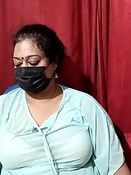Snapshot of surekha-30 chatting on 12/21/25, 04:58 surekha-30 online show from 12/21/25, 04:58