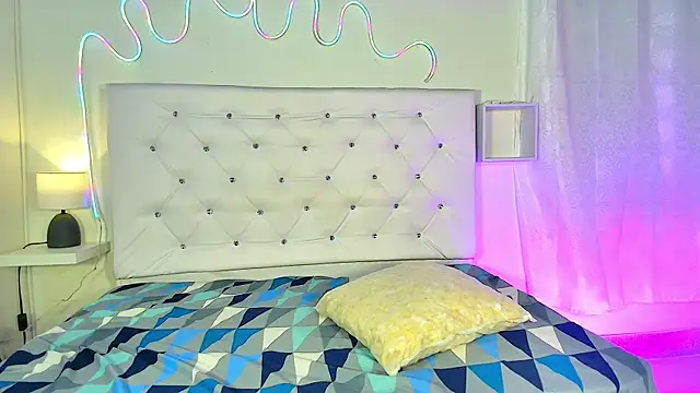 Snapshot of tatixxxvega chatting on 09/16/25, 02:07 tatixxxvega online show from 09/16/25, 02:07