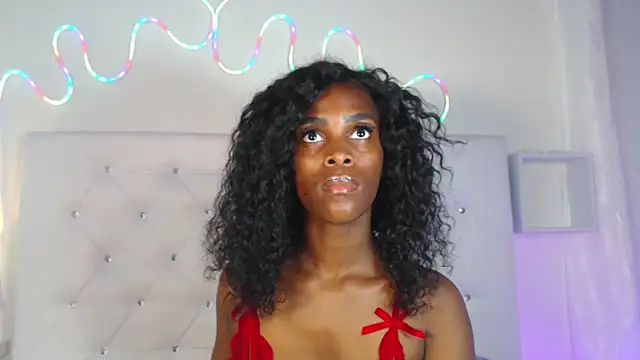 Snapshot of tatixxxvega chatting on 09/25/25, 02:10 tatixxxvega online show from 09/25/25, 02:10