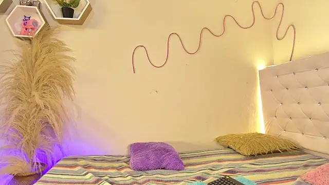 Snapshot of tatixxxvega chatting on 10/29/25, 01:24 tatixxxvega online show from 10/29/25, 01:24