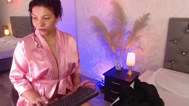 Snapshot of Serena_Houstonn chatting on 06/16/26, 10:29 Serena Houstonn online show from 06/16/26, 10:29