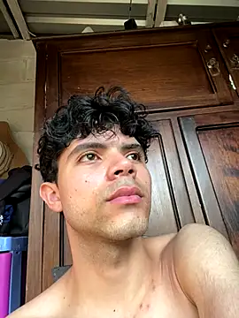 Axel-Mejia online show from 12/14/25, 08:46