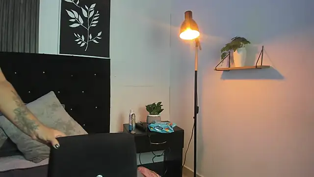 nanny  cute online show from 09/12/25, 03:34