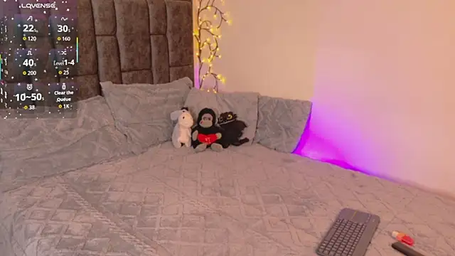 sophie gonz online show from 10/18/25, 12:13