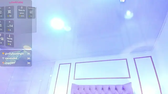 Snapshot of Leilani- chatting on 09/23/25, 12:41 Leilani- online show from 09/23/25, 12:41