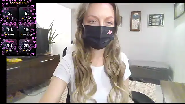 Magical Milf MelissaXX online show from 09/29/25, 12:54