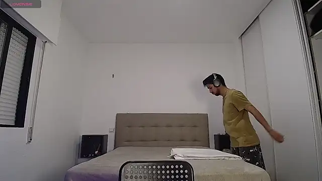 Snapshot of Dimax_xxx chatting on 09/26/25, 12:42 Dimax xxx online show from 09/26/25, 12:42