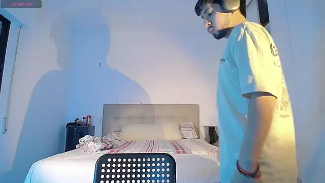 Snapshot of Dimax_xxx chatting on 10/10/25, 08:30 Dimax xxx online show from 10/10/25, 08:30