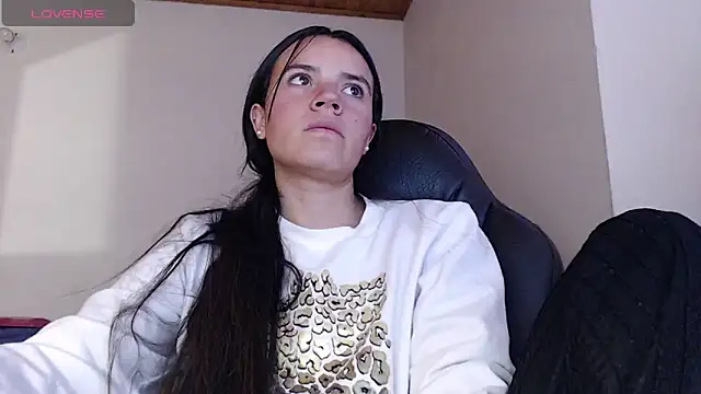 Skylar Serenity online show from 11/27/25, 06:54