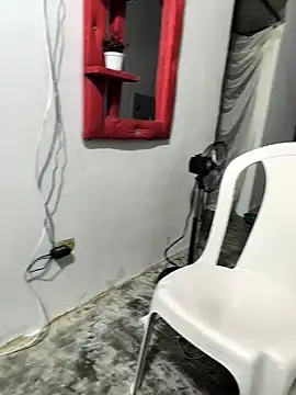 Snapshot of giannis090 chatting on 10/09/25, 07:45 giannis090 online show from 10/09/25, 07:45