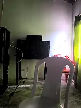 Snapshot of giannis090 chatting on 10/19/25, 07:47 giannis090 online show from 10/19/25, 07:47