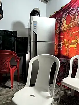 Snapshot of giannis090 chatting on 11/07/25, 08:09 giannis090 online show from 11/07/25, 08:09