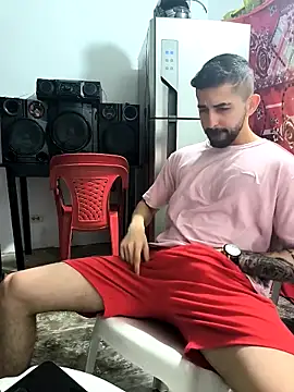 Snapshot of giannis090 chatting on 11/08/25, 09:13 giannis090 online show from 11/08/25, 09:13