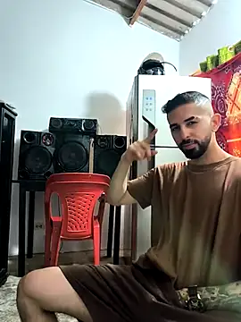 Snapshot of giannis090 chatting on 11/09/25, 09:13 giannis090 online show from 11/09/25, 09:13