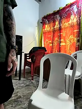 Snapshot of giannis090 chatting on 11/30/25, 08:35 giannis090 online show from 11/30/25, 08:35