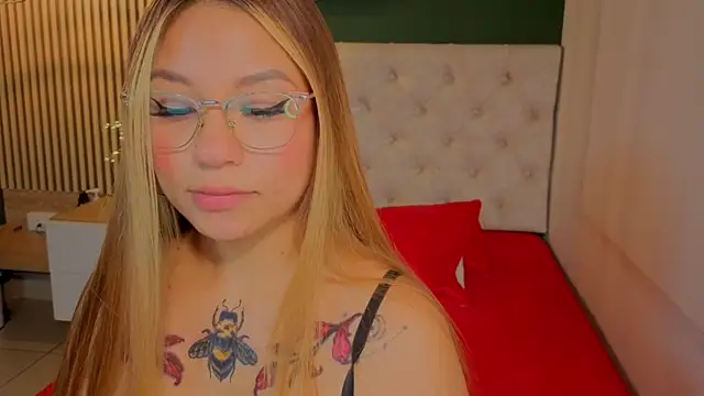 sky collinss online show from 10/23/25, 08:07