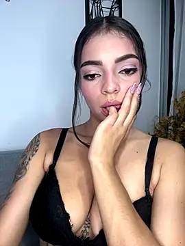 TaylorGreys online show from 10/30/25, 06:26