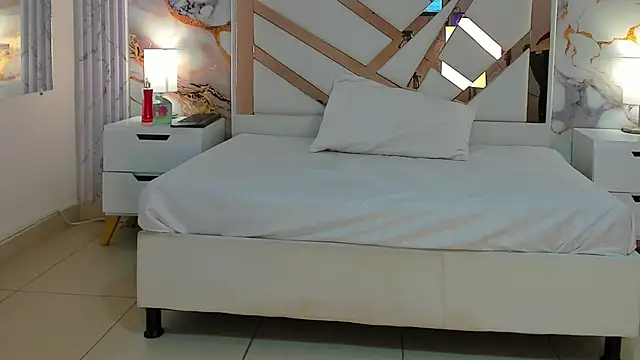 VanessaHard as online show from 10/11/25, 09:02