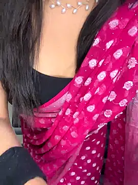 Snapshot of best_couple19 chatting on 12/18/25, 06:47 best couple19 online show from 12/18/25, 06:47