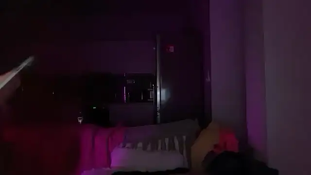 Lunahadidd online show from 06/26/26, 10:47