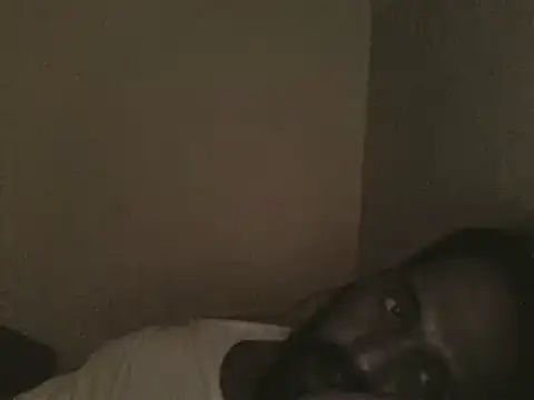 Snapshot of elpoop7305 chatting on 10/28/25, 02:20 elpoop7305 online show from 10/28/25, 02:20