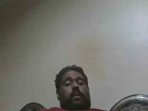 Snapshot of elpoop7305 chatting on 10/31/25, 10:22 elpoop7305 online show from 10/31/25, 10:22