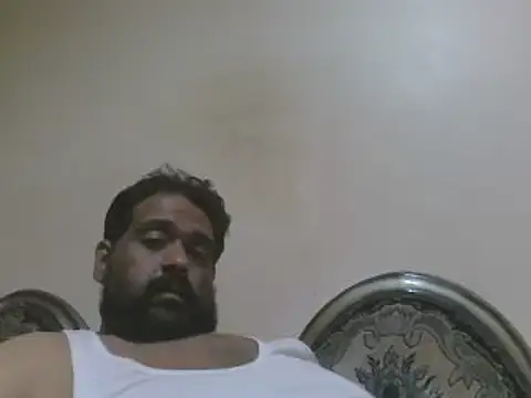 Snapshot of elpoop7305 chatting on 11/01/25, 10:28 elpoop7305 online show from 11/01/25, 10:28