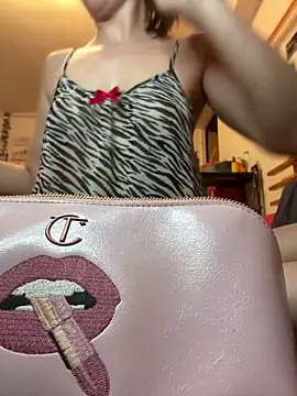 DahliaVonLure online show from 06/10/26, 12:22