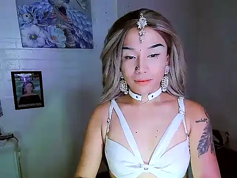 YourNikkieXxx online show from 10/17/25, 02:41