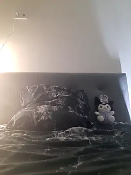 Snapshot of DragonFoxie chatting on 09/17/25, 05:47 DragonFoxie online show from 09/17/25, 05:47