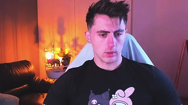 Snapshot of Oscar_Miller_ chatting on 10/06/25, 09:23 Oscar Miller online show from 10/06/25, 09:23