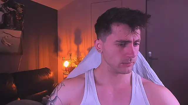 Snapshot of Oscar_Miller_ chatting on 10/11/25, 09:24 Oscar Miller online show from 10/11/25, 09:24