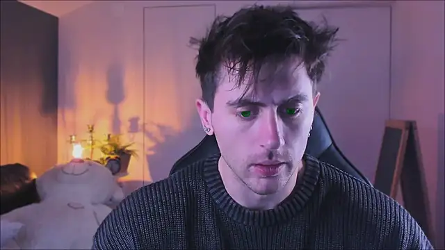 Snapshot of Oscar_Miller_ chatting on 11/08/25, 08:40 Oscar Miller online show from 11/08/25, 08:40