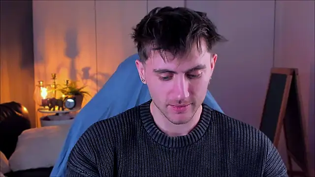 Snapshot of Oscar_Miller_ chatting on 11/15/25, 09:11 Oscar Miller online show from 11/15/25, 09:11