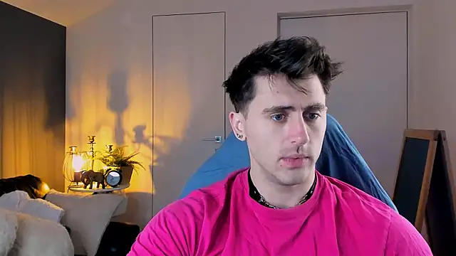 Snapshot of Oscar_Miller_ chatting on 11/20/25, 08:52 Oscar Miller online show from 11/20/25, 08:52