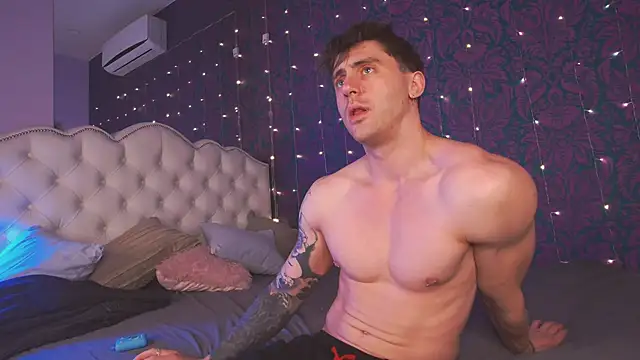 Snapshot of Oscar_Miller_ chatting on 11/27/25, 09:17 Oscar Miller online show from 11/27/25, 09:17